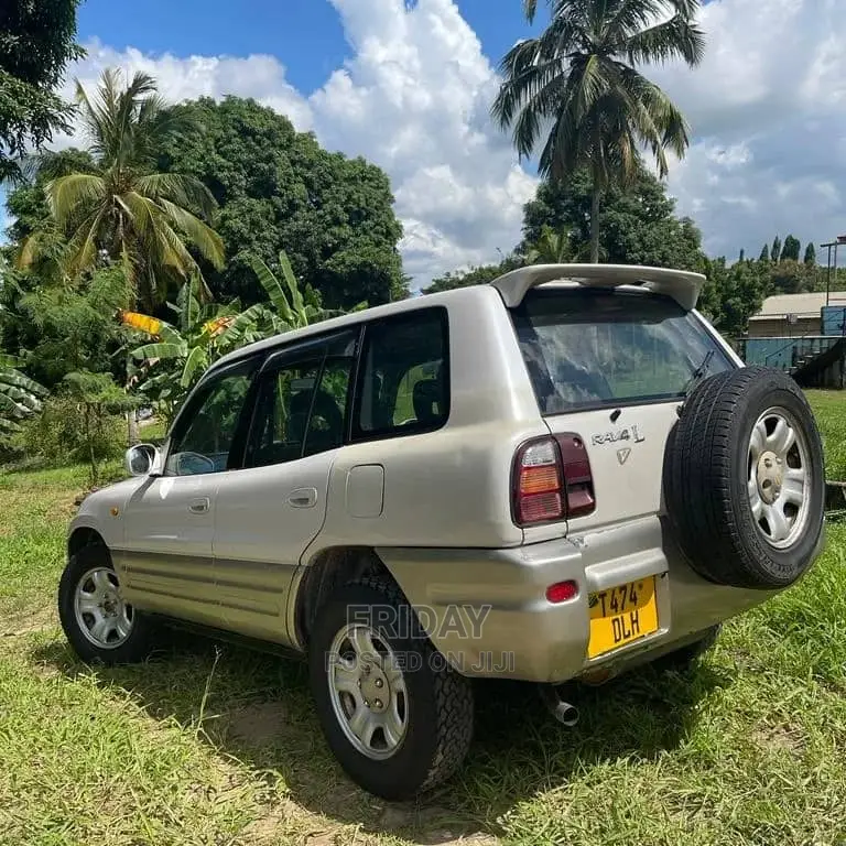 Toyota RAV4 1.8 2004 Silver
