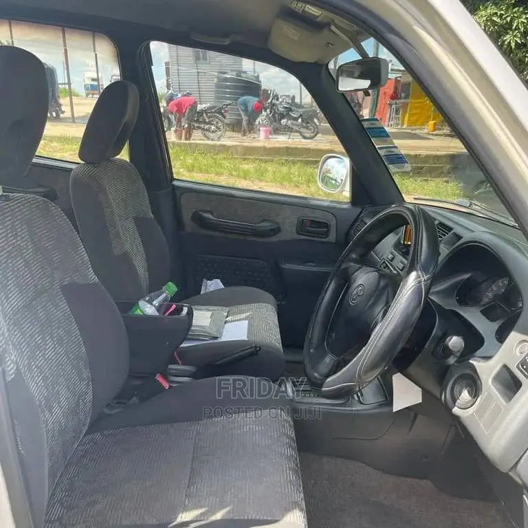 Toyota RAV4 1.8 2004 Silver