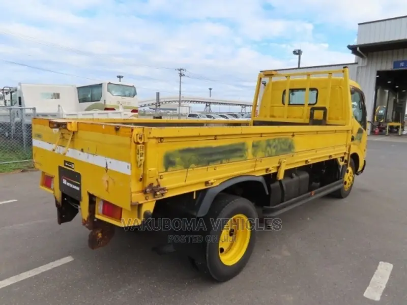 Flat Body Truck