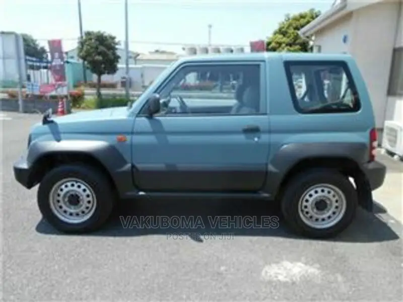 Mitsubishi Pajero 1996 Blue