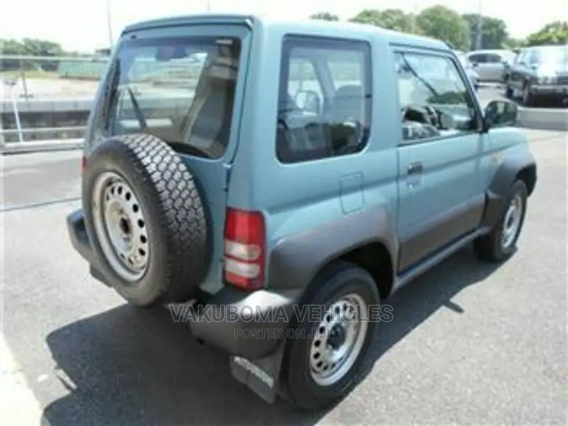 Mitsubishi Pajero 1996 Blue