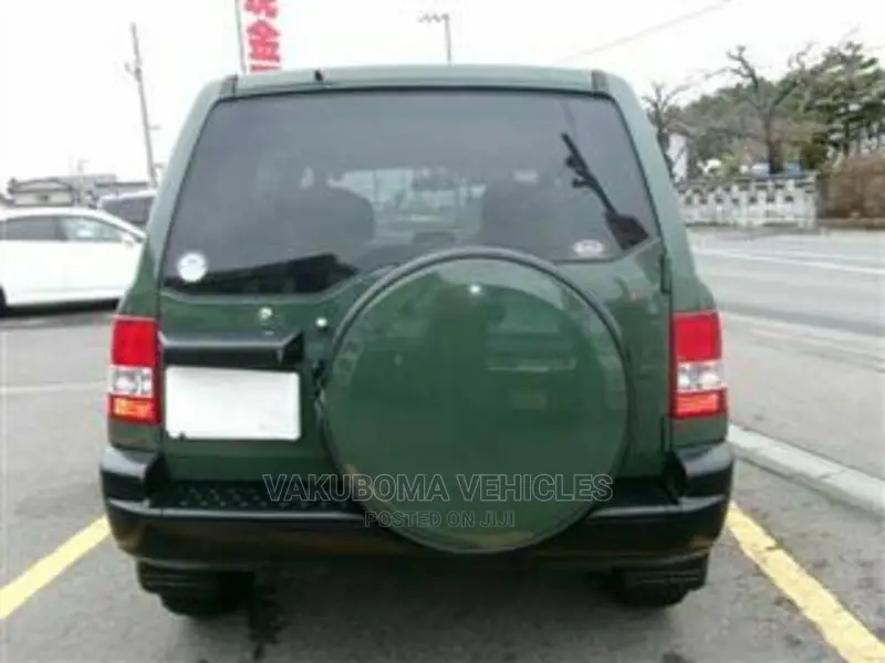 Mitsubishi Pajero IO 2004 Green
