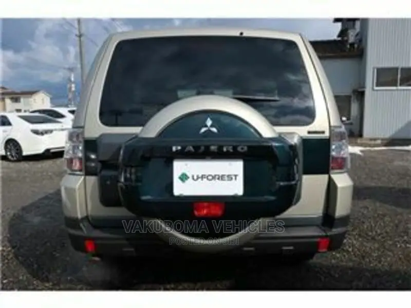 Mitsubishi Pajero 2006 Brown