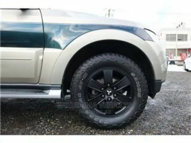 Mitsubishi Pajero 2006 Brown