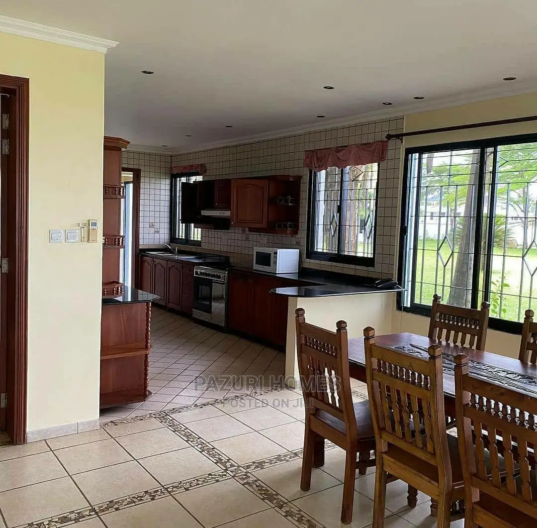 4bdrm Villa in Kawe Beach for Rent
