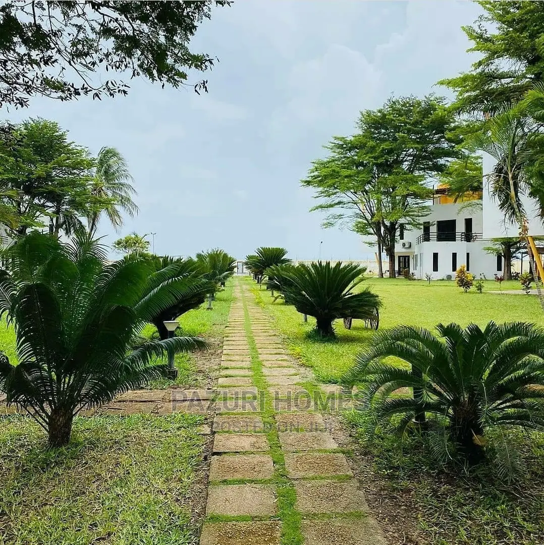 4bdrm Villa in Kawe Beach for Rent