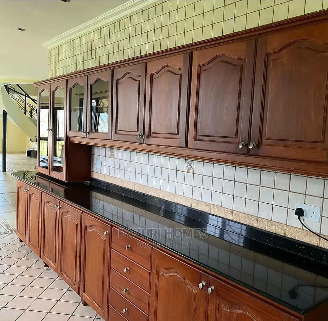 4bdrm Villa in Kawe Beach for Rent