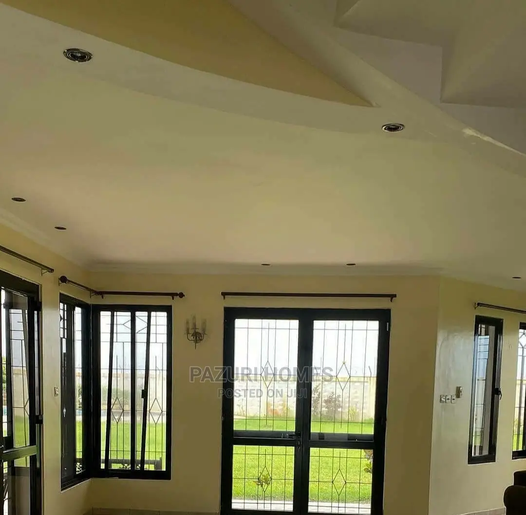 4bdrm Villa in Kawe Beach for Rent