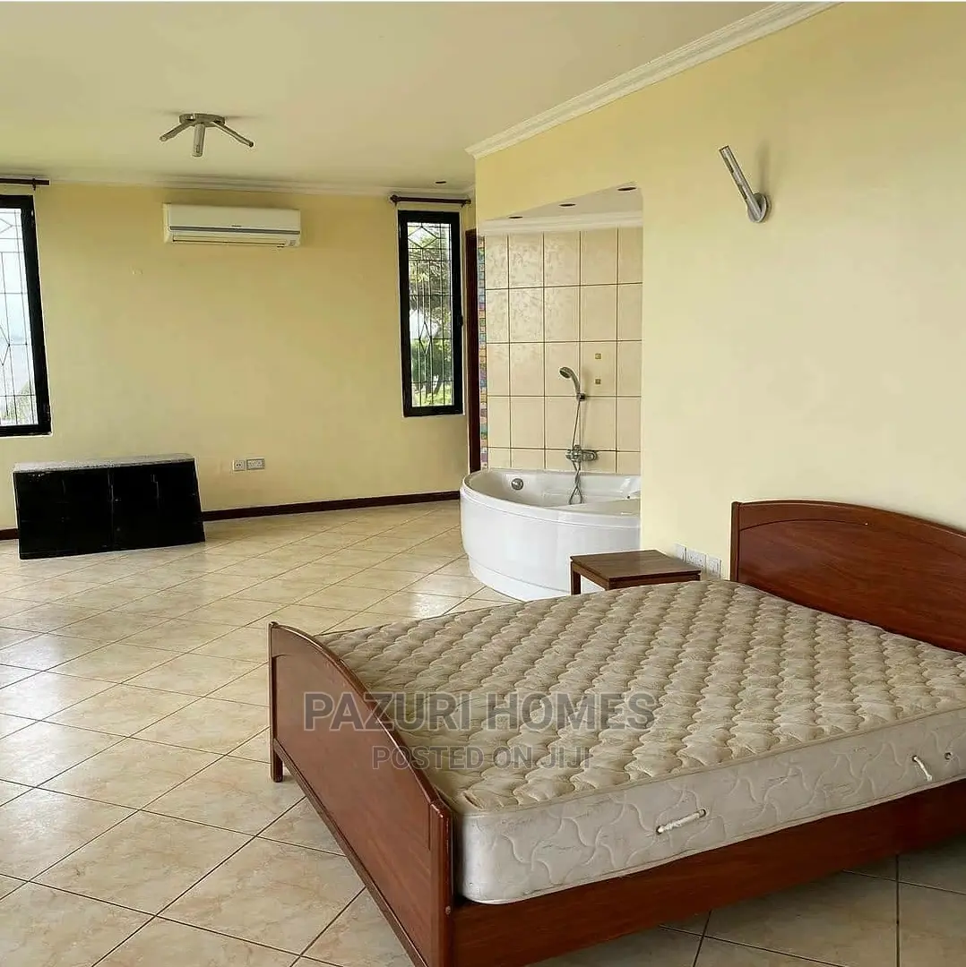 4bdrm Villa in Kawe Beach for Rent