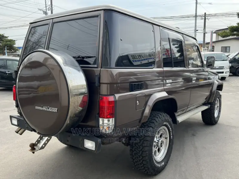 Toyota Land Cruiser Prado 1991 Brown