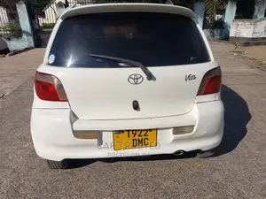 Toyota Vitz 1.5 FWD 5dr 2002 White