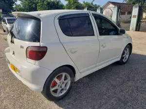 Toyota Vitz 1.5 FWD 5dr 2002 White