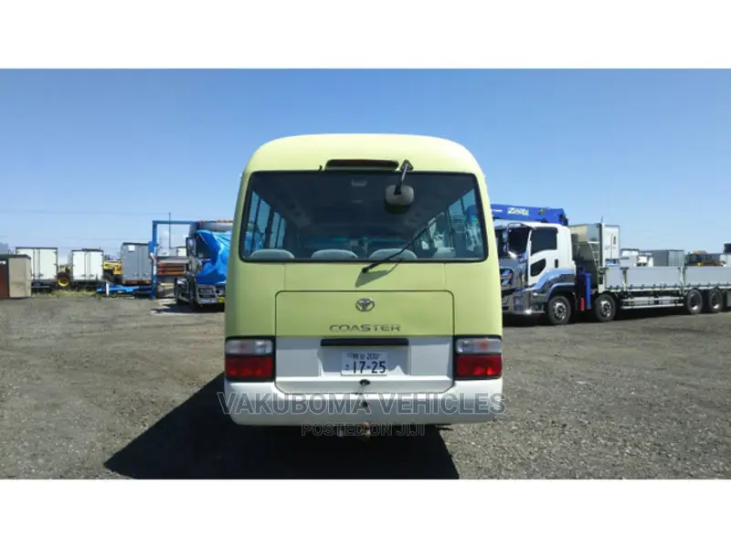 Toyota Coaster 2006 Yellow