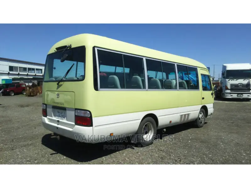 Toyota Coaster 2006 Yellow
