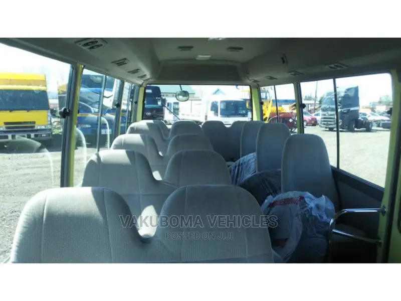 Toyota Coaster 2006 Yellow