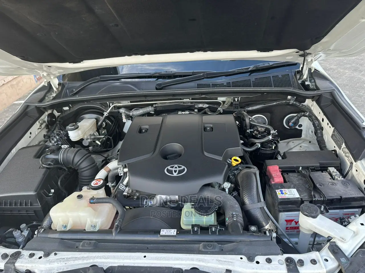 Toyota Hilux 2021 White