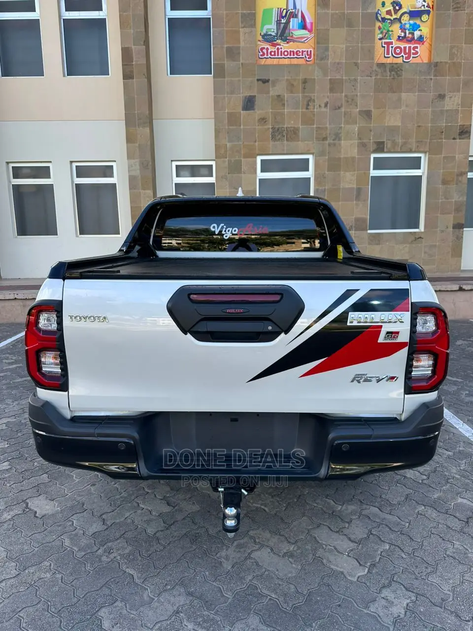 Toyota Hilux 2021 White