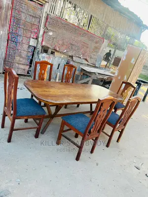 Dinning Table Ya Mninga Uliokomaa