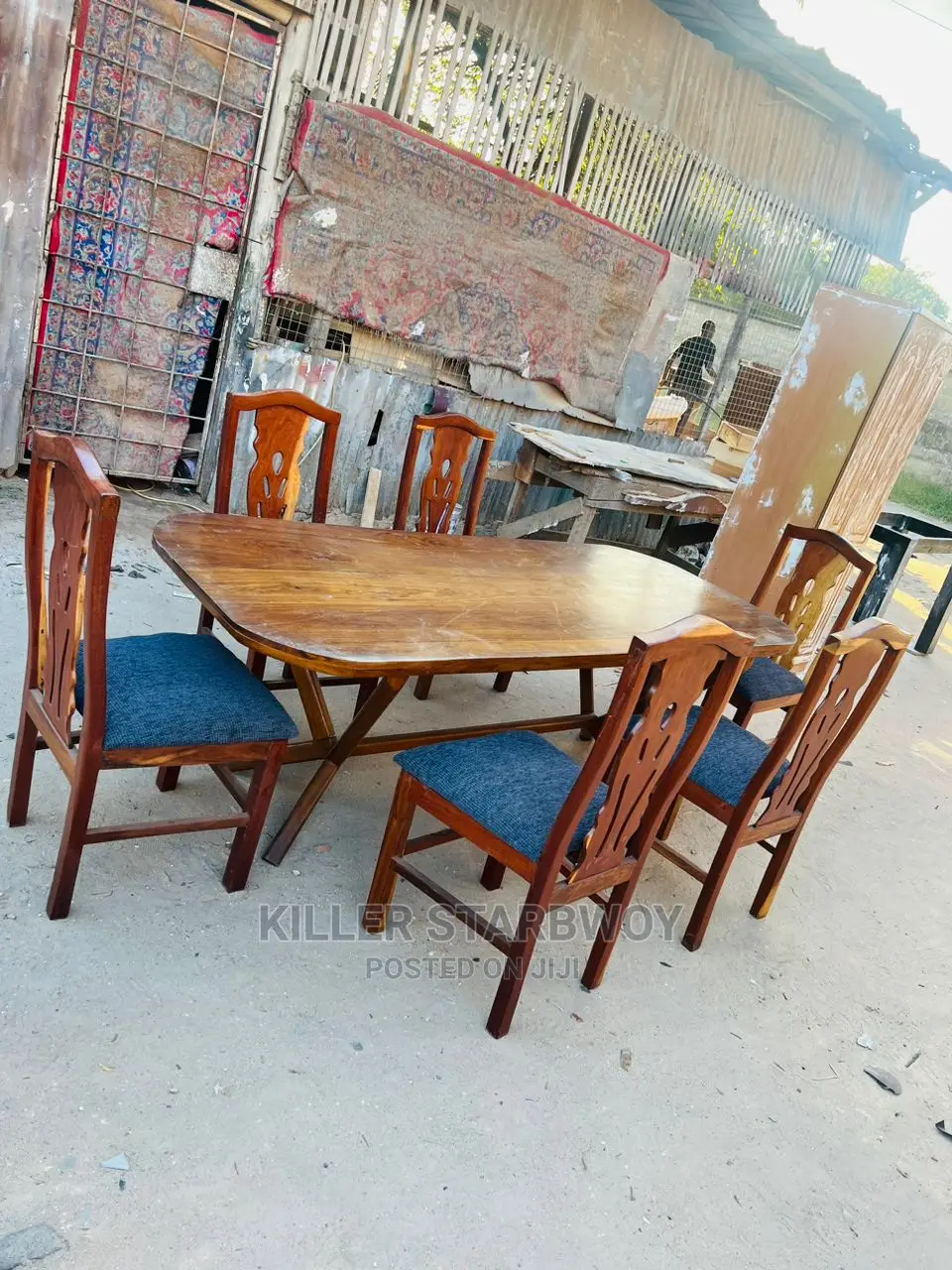 Dinning Table Ya Mninga Uliokomaa