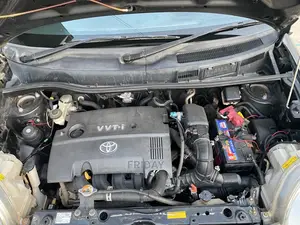 Toyota Sienta 1.5 FWD 2005 Black