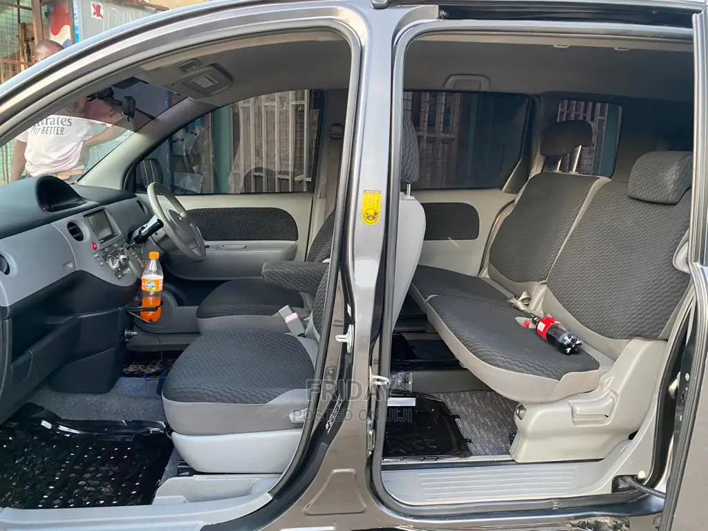 Toyota Sienta 1.5 FWD 2005 Black
