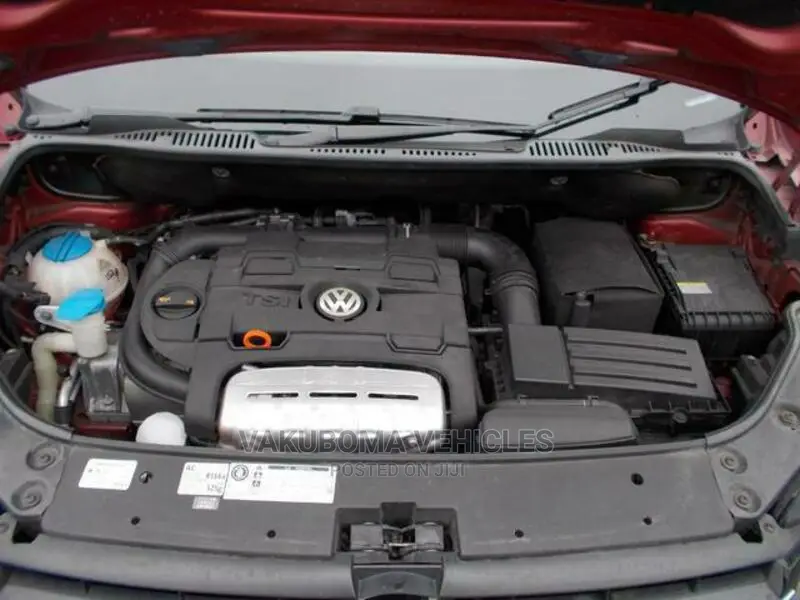 Volkswagen Touran 2012 Red