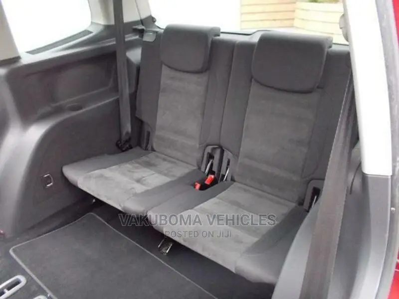 Volkswagen Touran 2012 Red