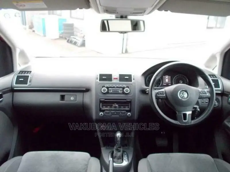 Volkswagen Touran 2012 Red