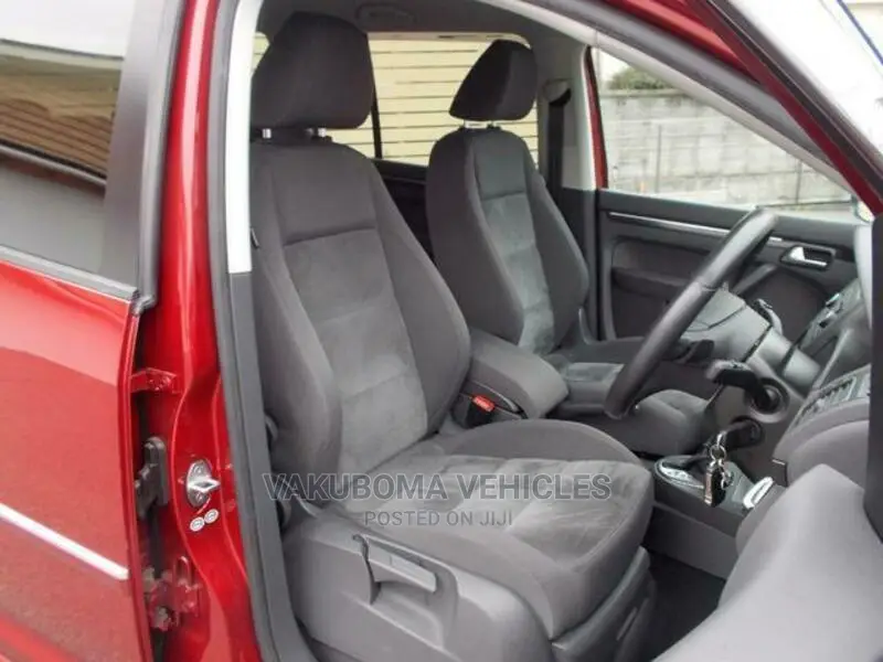 Volkswagen Touran 2012 Red