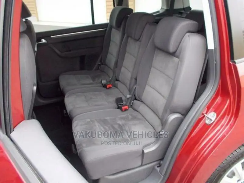 Volkswagen Touran 2012 Red