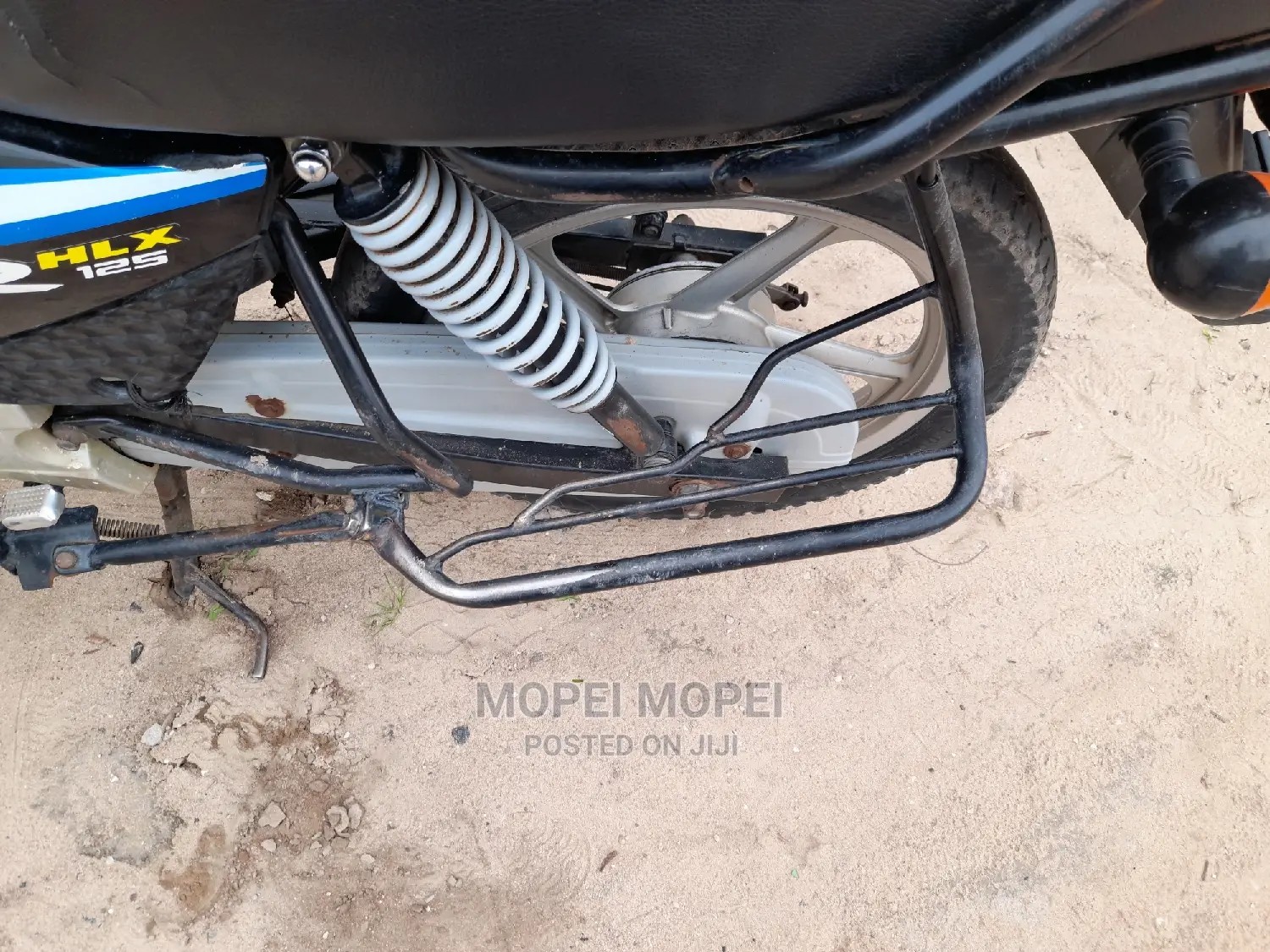 TVS HLX 125 2021 Gray
