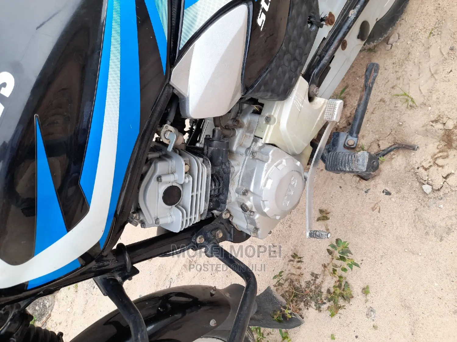 TVS HLX 125 2021 Gray