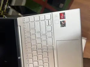 Laptop HP Pavilion 13 8GB AMD Ryzen 5 SSD 256GB