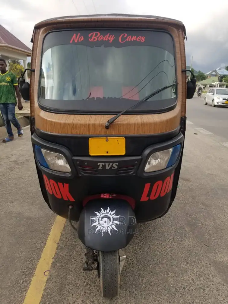 TVS Apache 180 RTR 2022 Red