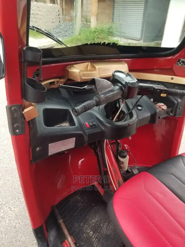TVS Apache 180 RTR 2022 Red