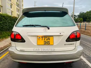 Toyota Harrier 2.2 16V 1999 White