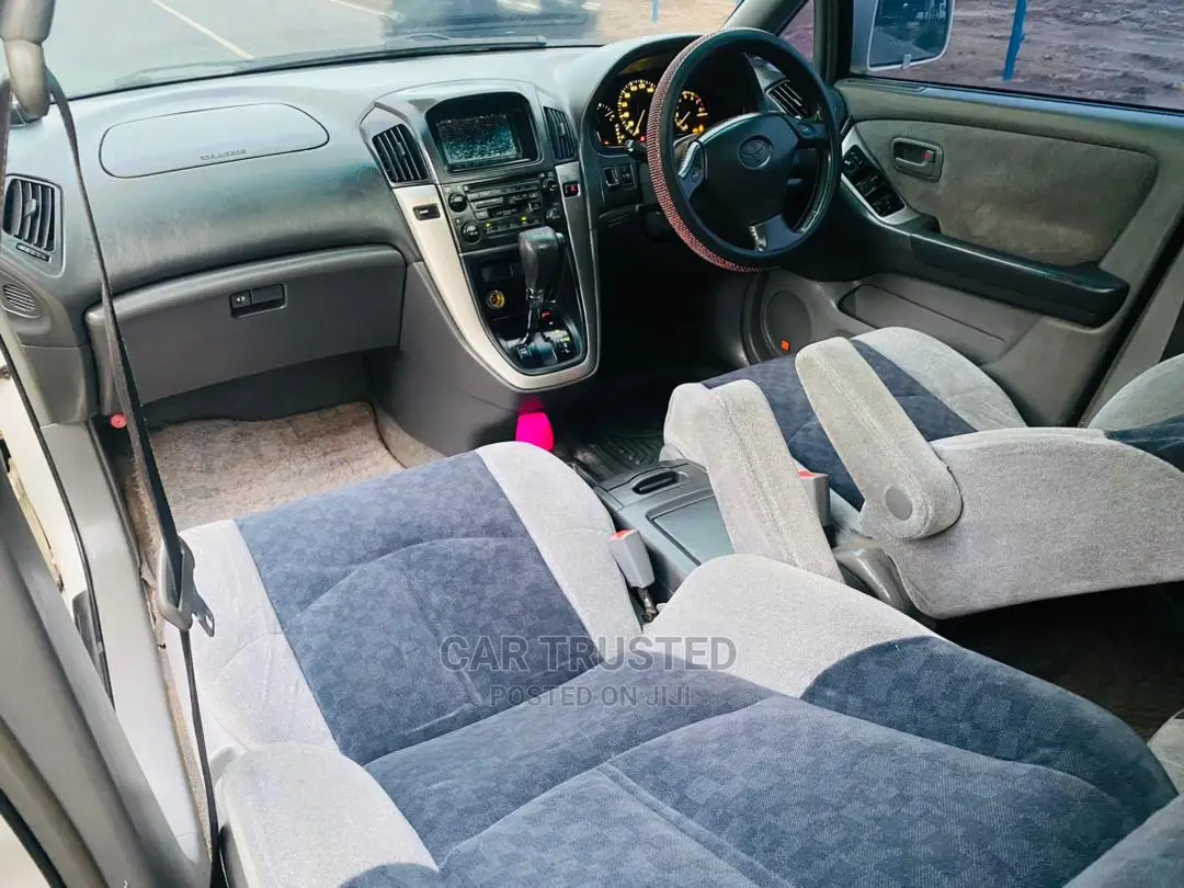 Toyota Harrier 2.2 16V 1999 White