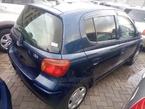Toyota Vitz 2003 Blue
