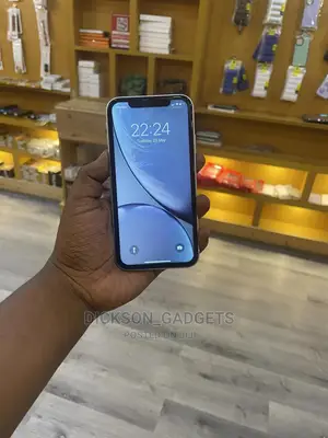 Apple iPhone XR 64 GB White