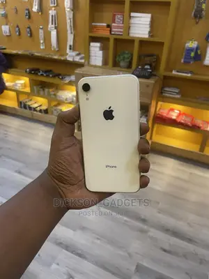 Apple iPhone XR 64 GB White