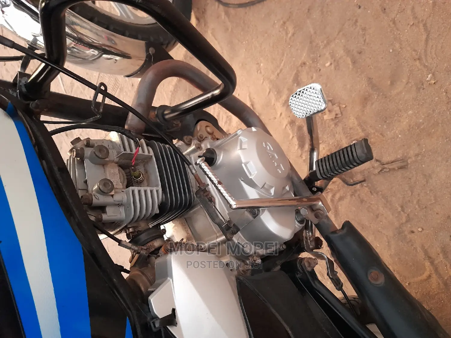 TVS Neo NX 2020 Gold