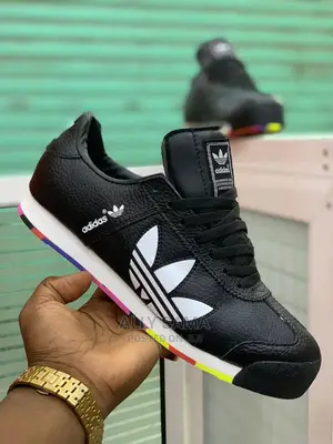 Adidas Sneakers