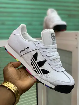 Adidas Sneakers