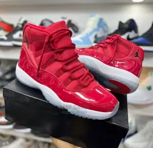 Jordan 11 Red