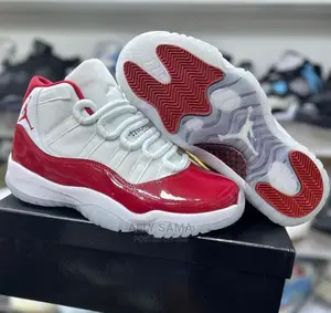 Jordan 11 Red