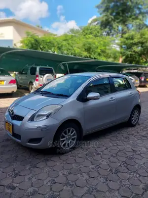 Toyota Vitz 1.3 AWD 3dr 2005 Silver