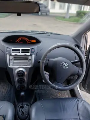 Toyota Vitz 1.3 AWD 3dr 2005 Silver
