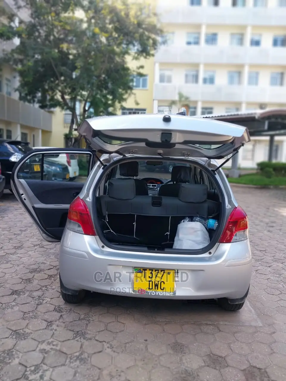 Toyota Vitz 1.3 AWD 3dr 2005 Silver