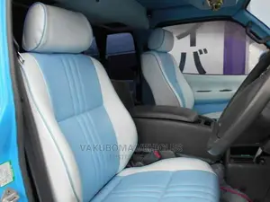 Toyota HiAce 1997 Blue