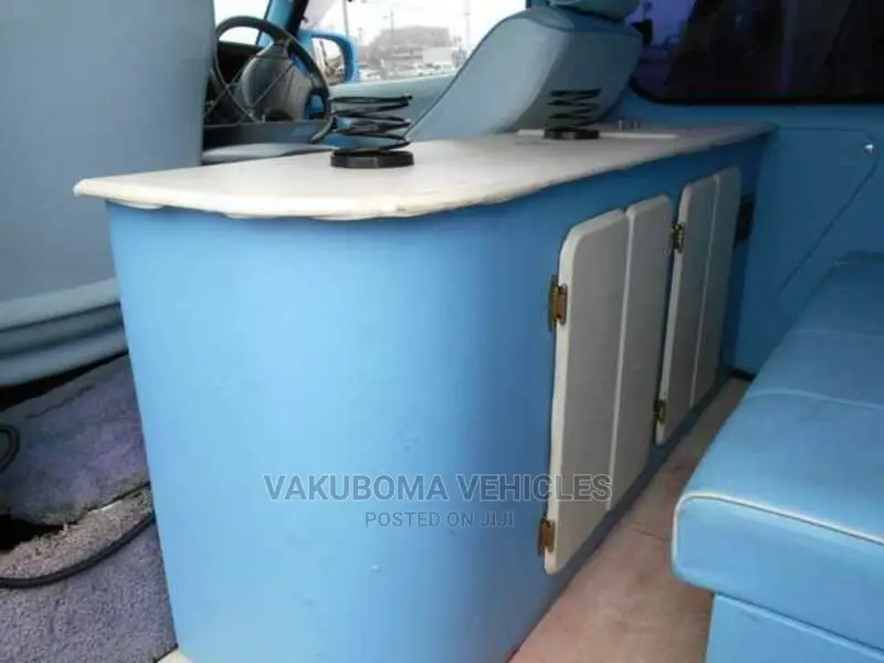 Toyota HiAce 1997 Blue